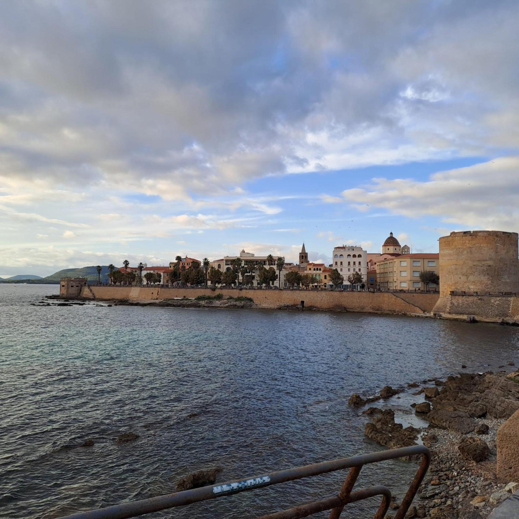 La Casa Di Chiara Apartment Alghero Luaran gambar
